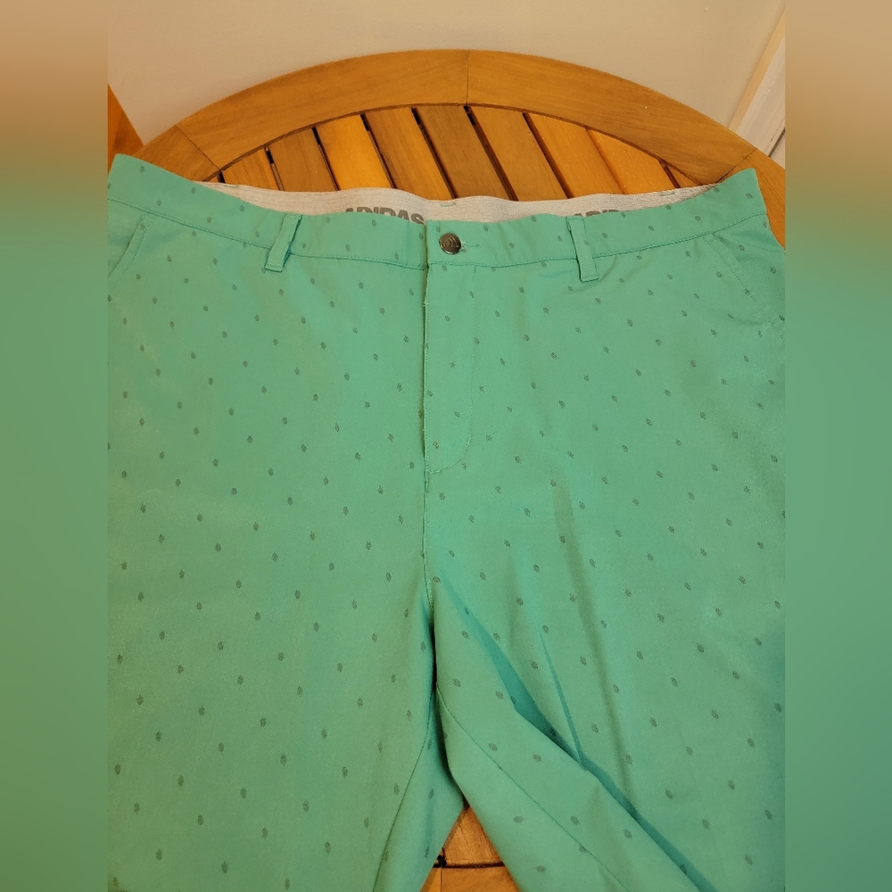 Adidas Ultimate365 Pine Cone Golf Shorts Men's Size 40 - Picture 8 of 8